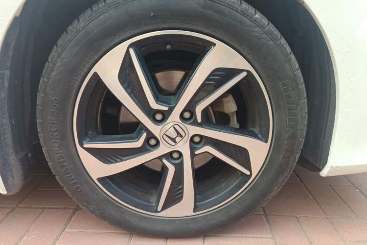 Used Honda Odyssey 2015 Revised 2.4L Luxury Edition Right Front Wheel Hub