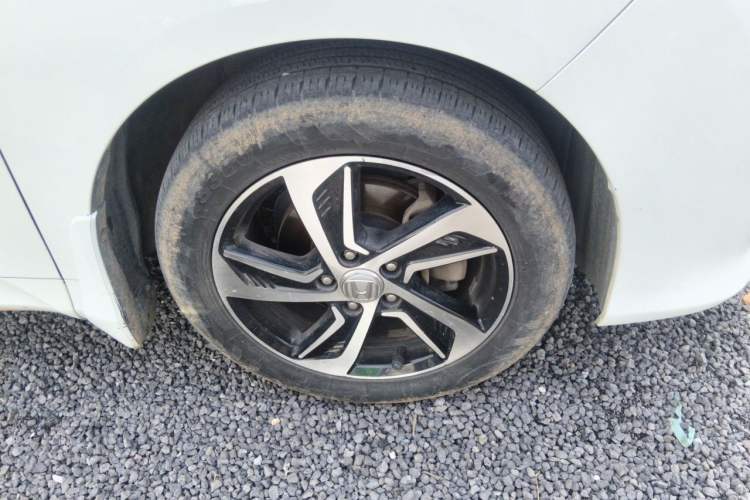 Used Honda Odyssey 2015 Updated Version 2.4L Smart Edition Right Front Wheel Hub