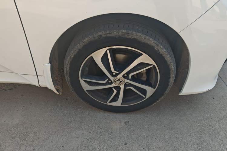 Used Honda Odyssey 2015 Revised 2.4L Luxury Edition Right Front Wheel Hub