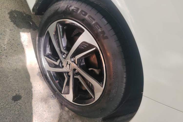 Used Honda Odyssey 2015 Updated Version 2.4L Smart Edition Right Front Wheel Hub