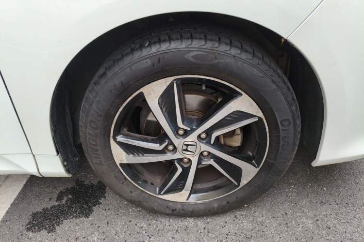Used Honda Odyssey 2015 Updated Version 2.4L Smart Edition Right Front Wheel Hub