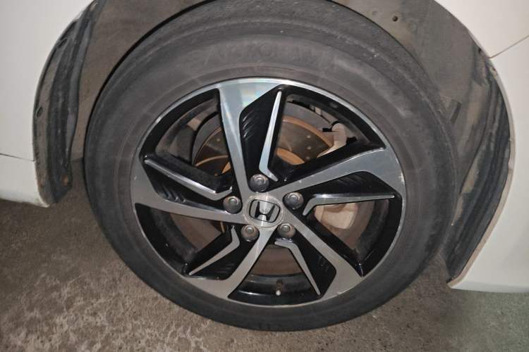 Used Honda Odyssey 2015 Revised 2.4L Luxury Edition Right Front Wheel Hub