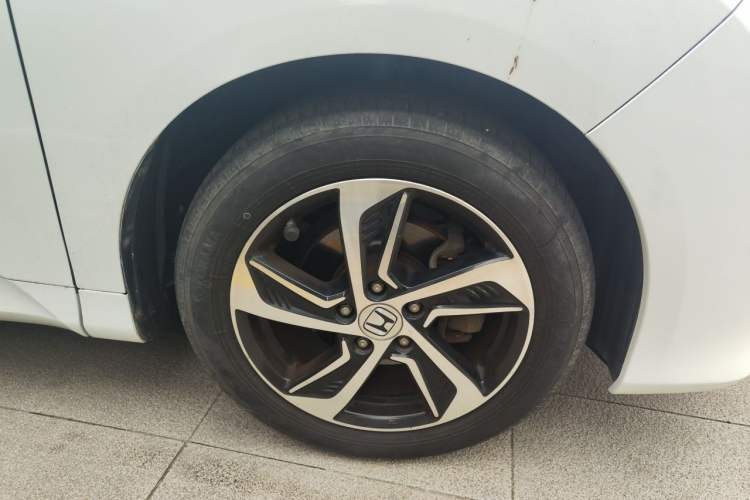 Used Honda Odyssey 2015 2.4L Smart Edition Right Front Wheel Hub