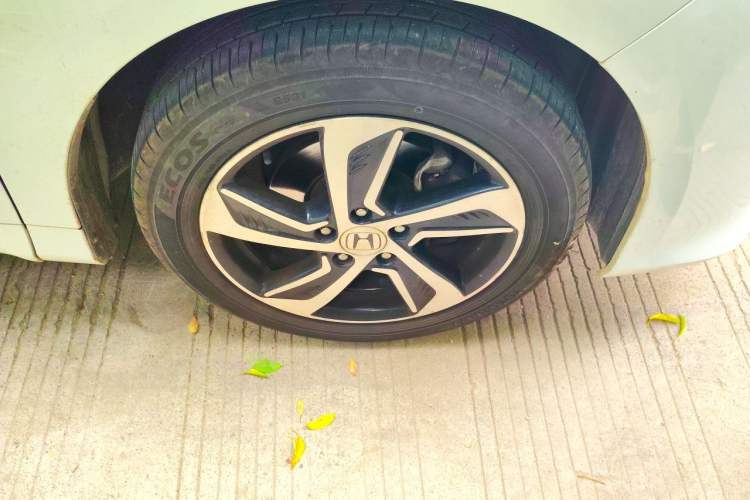 Used Honda Odyssey 2015 Revised Version 2.4L Supreme Edition Right Front Wheel Hub