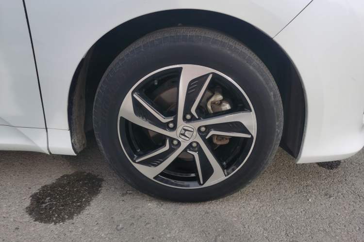 Used Honda Odyssey 2015 Revised Version 2.4L Supreme Edition Right Front Wheel Hub