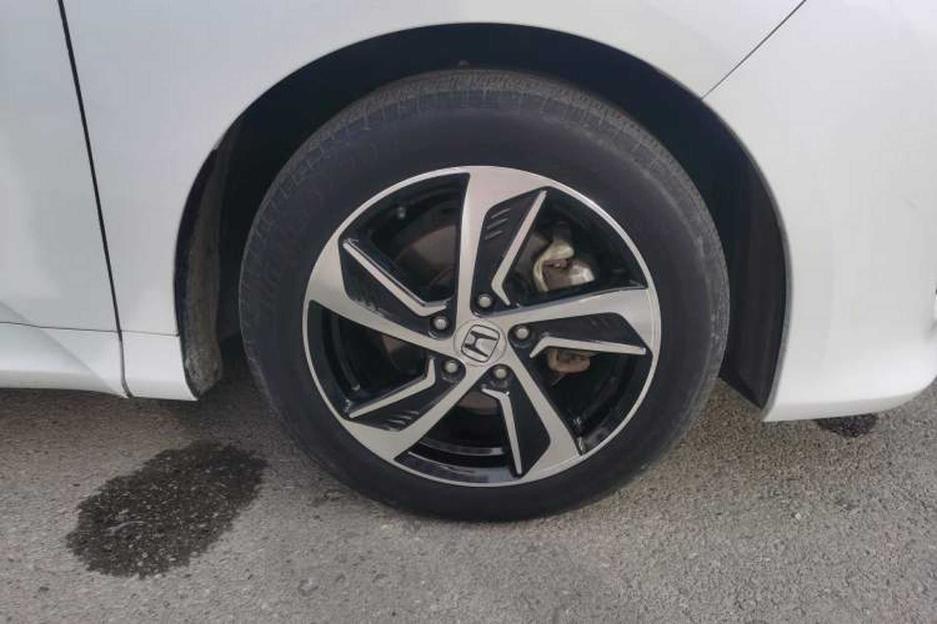 Used Honda Odyssey 2015 Revised Version 2.4L Supreme Edition Right Front Wheel Hub