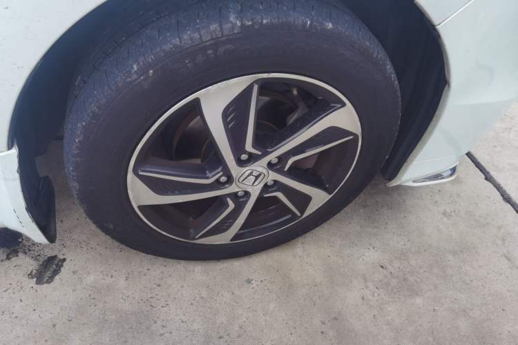 Used Honda Odyssey 2015 Updated 2.4L Smart Cool Version Right Front Wheel Hub