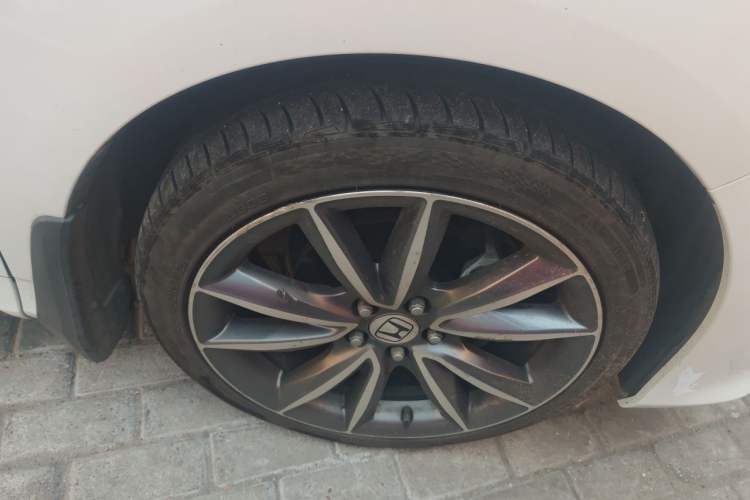 Used Honda Odyssey 2015 Updated Version 2.4L Smart Edition Right Front Wheel Hub