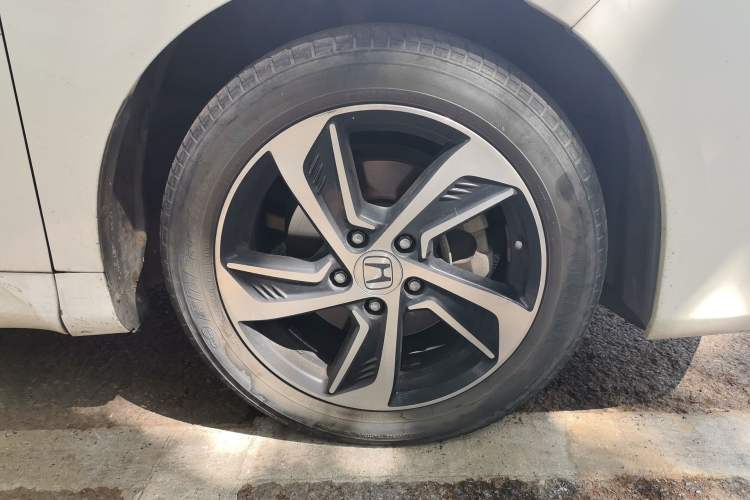 Used Honda Odyssey 2015 Revised 2.4L Luxury Edition Right Front Wheel Hub