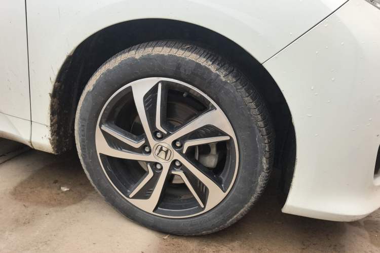 Used Honda Odyssey 2015 Revised Version 2.4L Supreme Edition Right Front Wheel Hub