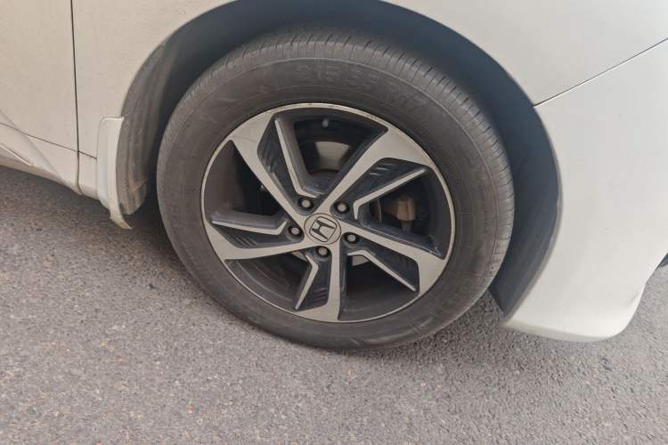 Used Honda Odyssey 2015 2.4L Smart Edition Right Front Wheel Hub