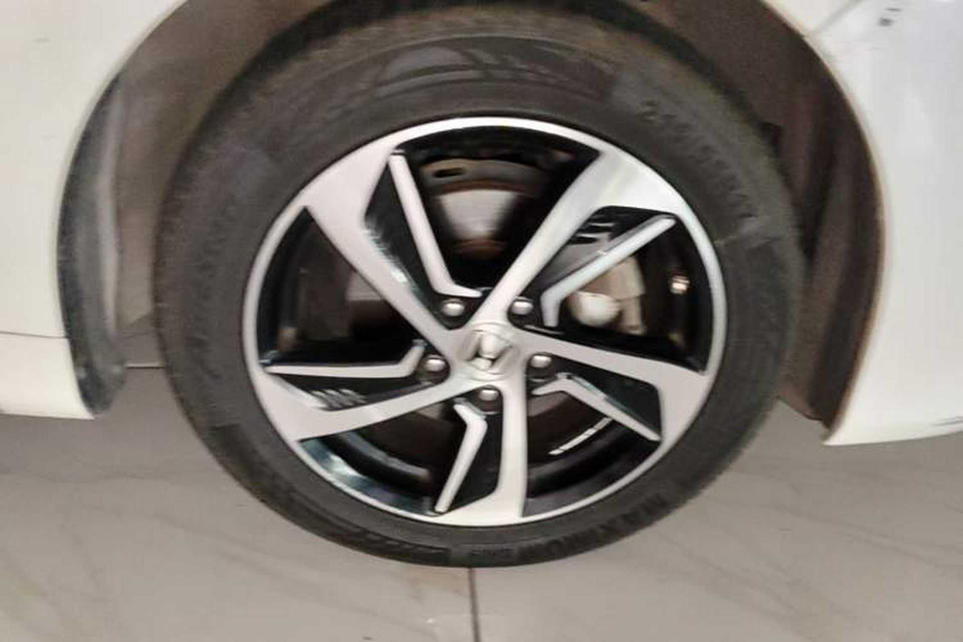 Used Honda Odyssey 2015 Revised 2.4L Luxury Edition Right Front Wheel Hub