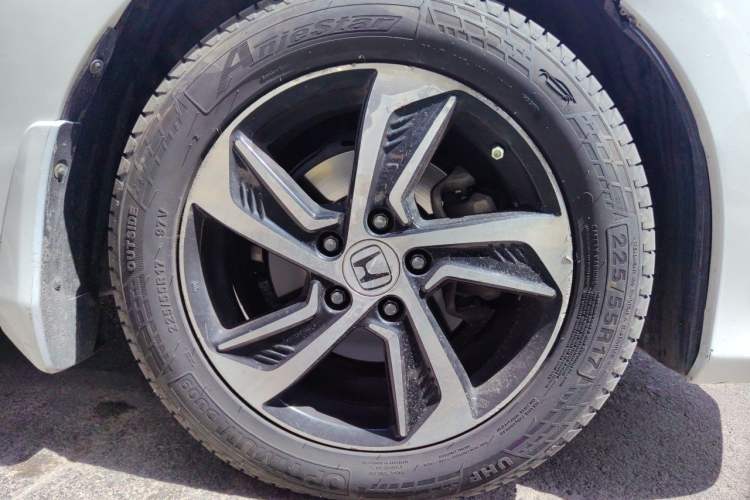 Used Honda Odyssey 2015 2.4L Smart Edition Right Front Wheel Hub