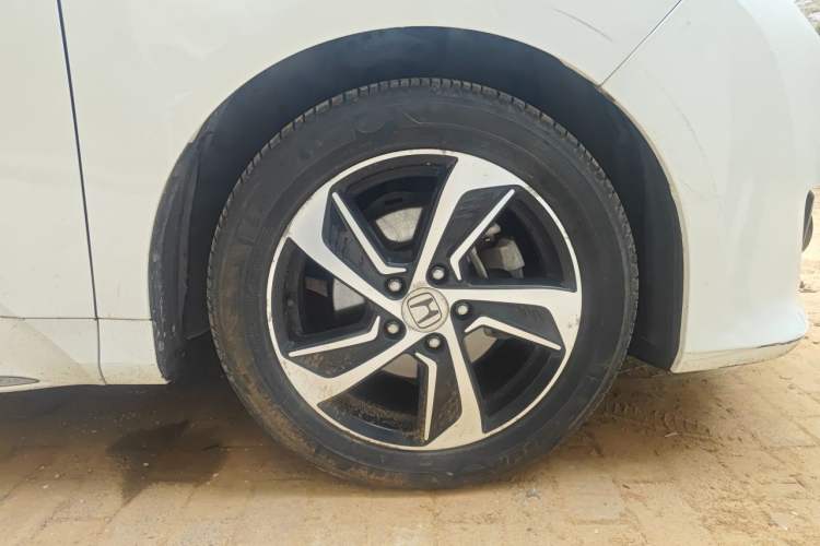 Used Honda Odyssey 2015 Revised Version 2.4L Supreme Edition Right Front Wheel Hub
