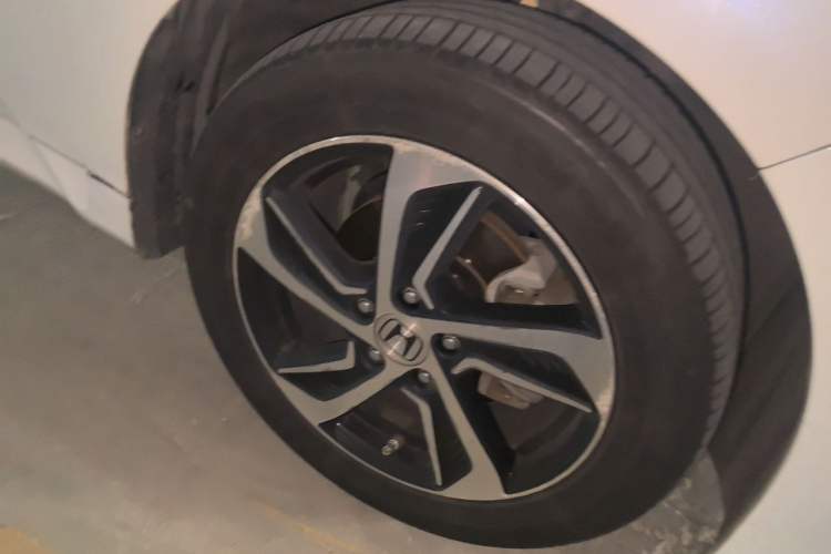 Used Honda Odyssey 2015 Updated Version 2.4L Smart Edition Right Front Wheel Hub