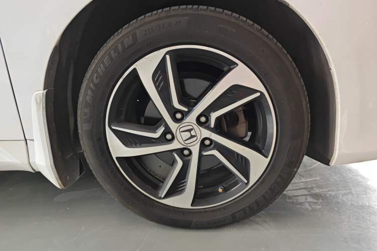 Used Honda Odyssey 2015 Revised Version 2.4L Supreme Edition Right Front Wheel Hub