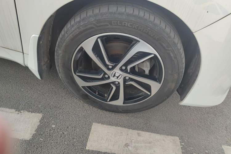 Used Honda Odyssey 2015 2.4L Supreme Edition Right Front Wheel Hub