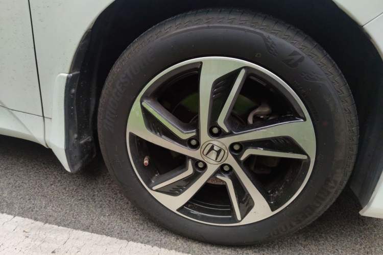 Used Honda Odyssey 2015 2.4L Supreme Edition Right Front Wheel Hub