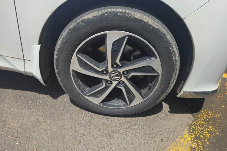Used Honda Odyssey 2015 Revised Version 2.4L Supreme Edition Right Front Wheel Hub