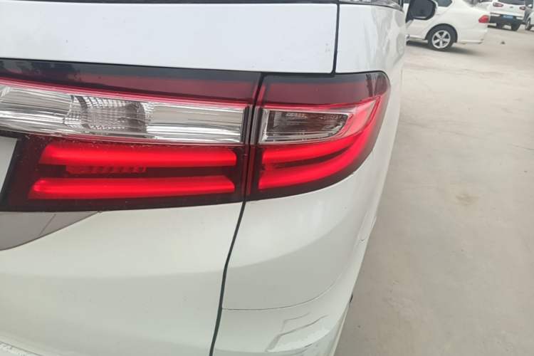 Used Honda Odyssey 2015 2.4L Luxury Edition Right Rear Taillight