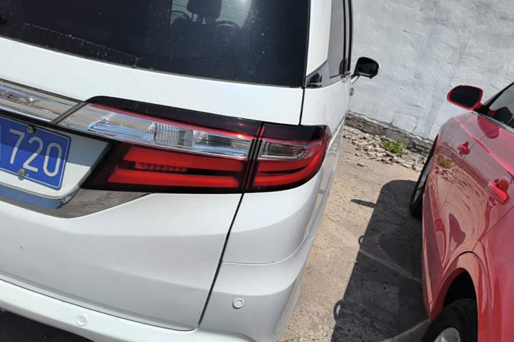 Used Honda Odyssey 2015 Updated Version 2.4L Smart Edition Right Rear Taillight