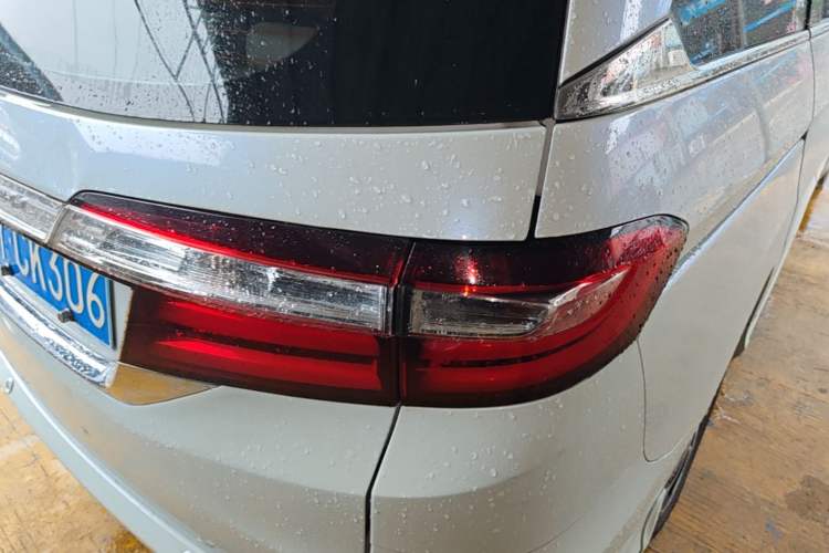 Used Honda Odyssey 2015 Revised 2.4L Luxury Edition Right Rear Taillight