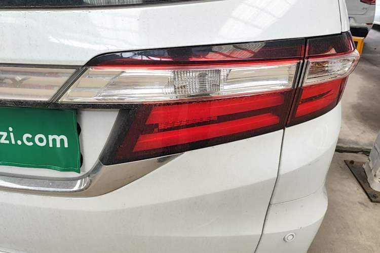 Used Honda Odyssey 2015 Revised Version 2.4L Supreme Edition Right Rear Taillight