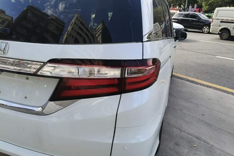 Used Honda Odyssey 2015 Updated Version 2.4L Smart Edition Right Rear Taillight