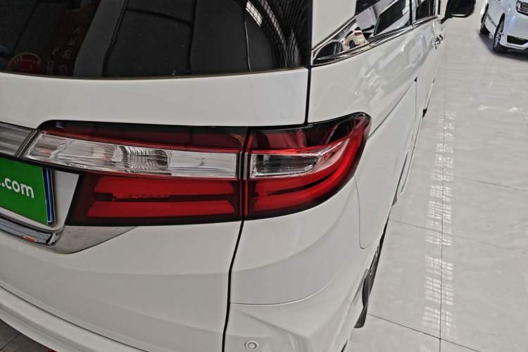 Used Honda Odyssey 2015 Updated 2.4L Smart Cool Version Right Rear Taillight