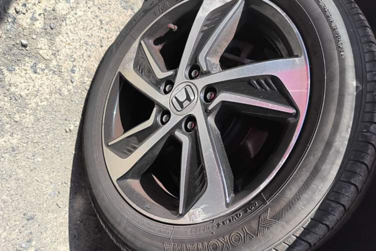 Used Honda Odyssey 2015 Updated Version 2.4L Smart Edition Right Rear Wheel Hub