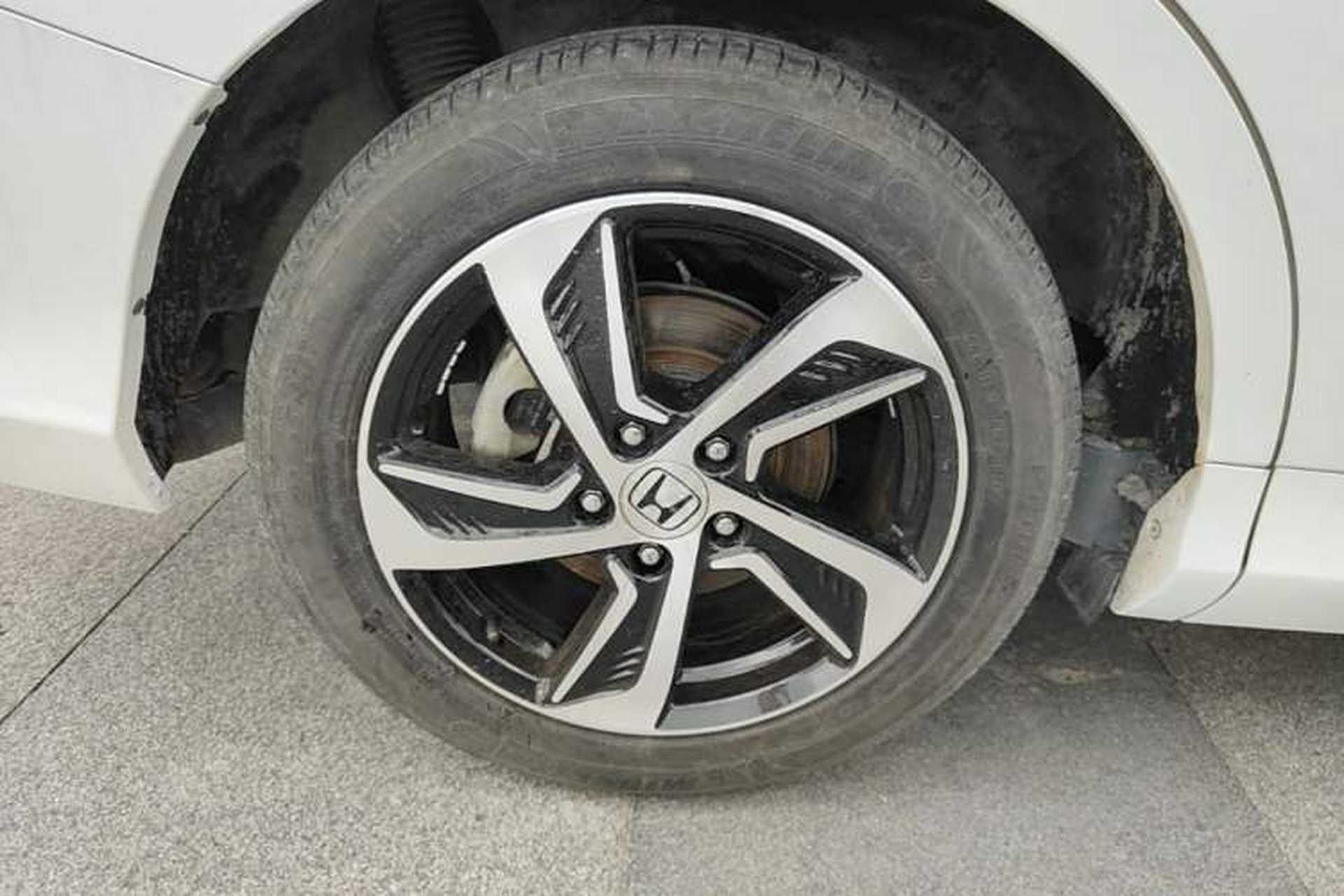Used Honda Odyssey 2015 2.4L Prestige Edition Right Rear Wheel Hub