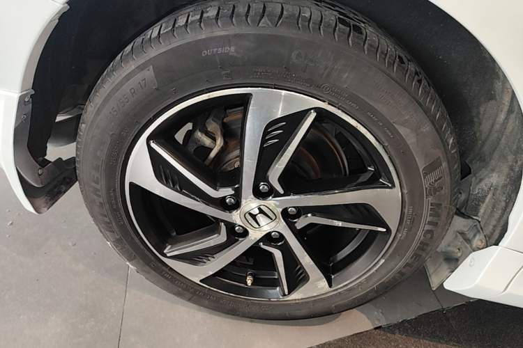 Used Honda Odyssey 2015 2.4L Smart Edition Right Rear Wheel Hub
