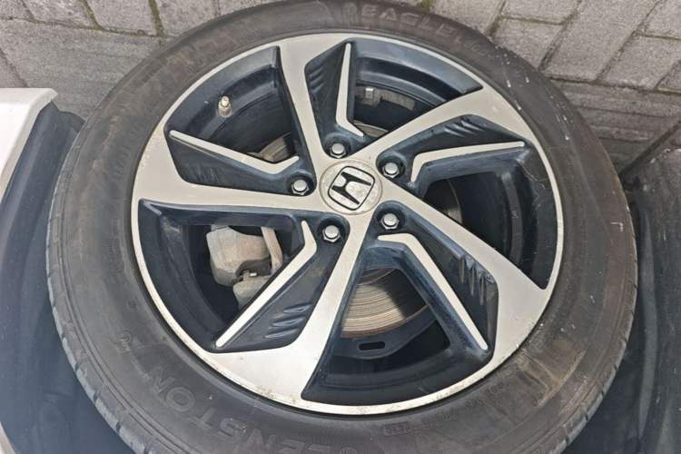 Used Honda Odyssey 2015 2.4L Smart Edition Right Rear Wheel Hub