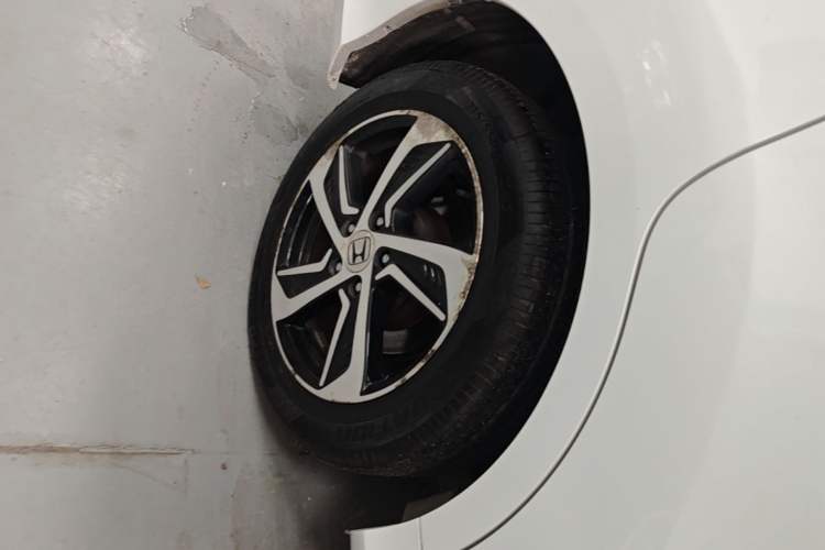 Used Honda Odyssey 2015 Updated Version 2.4L Smart Edition Right Rear Wheel Hub