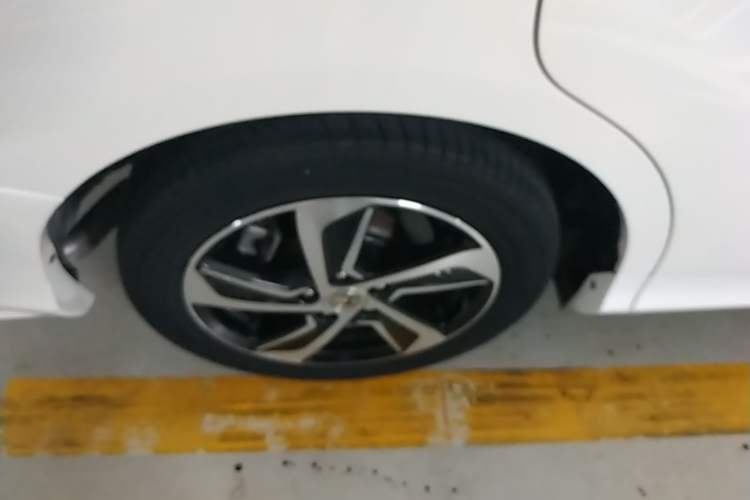 Used Honda Odyssey 2015 2.4L Smart Edition Right Rear Wheel Hub