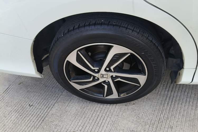 Used Honda Odyssey 2015 Updated Version 2.4L Smart Edition Right Rear Wheel Hub