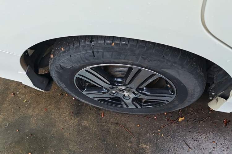 Used Honda Odyssey 2015 2.4L Comfort Edition Right Rear Wheel Hub