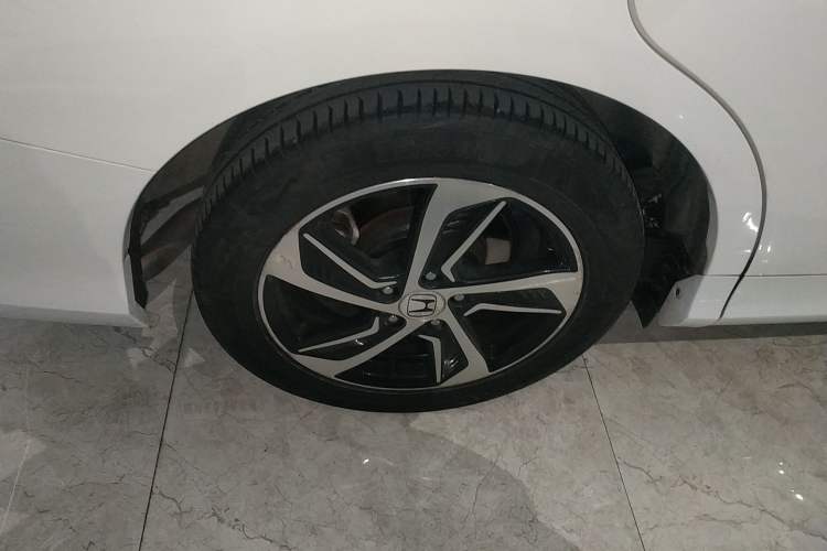 Used Honda Odyssey 2015 Revised 2.4L Luxury Edition Right Rear Wheel Hub