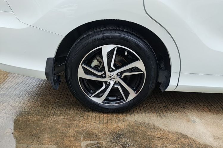 Used Honda Odyssey 2015 2.4L Supreme Edition Right Rear Wheel Hub