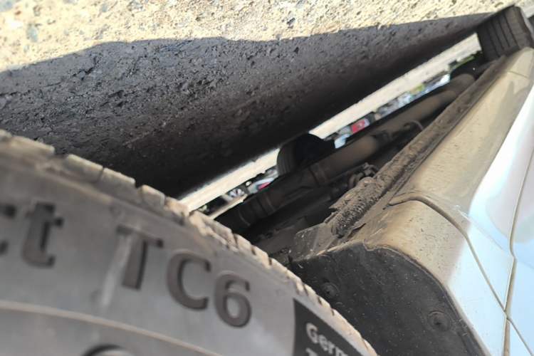 Used Honda Odyssey 2015 Updated Version 2.4L Smart Edition Right Side Sill