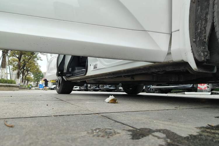 Used Honda Odyssey 2015 2.4L Prestige Edition Right Side Sill
