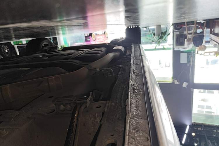 Used Honda Odyssey 2015 2.4L Smart Edition Right Side Sill