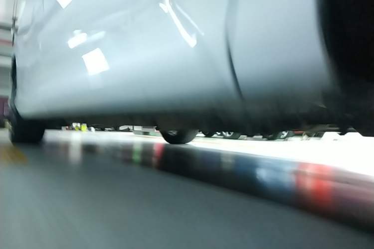 Used Honda Odyssey 2015 2.4L Smart Edition Right Side Sill