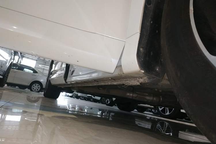 Used Honda Odyssey 2015 Revised 2.4L Luxury Edition Right Side Sill