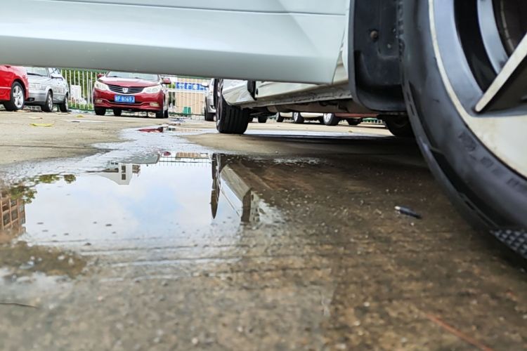 Used Honda Odyssey 2015 2.4L Supreme Edition Right Side Sill