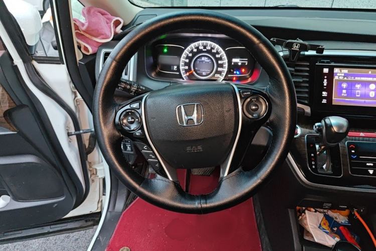 Used Honda Odyssey 2015 Updated Version 2.4L Smart Edition Steering Wheel