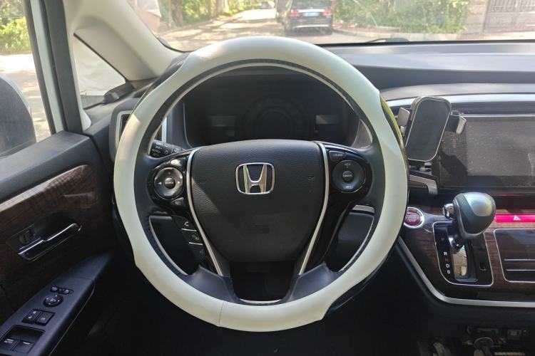 Used Honda Odyssey 2015 Updated Version 2.4L Smart Edition Steering Wheel