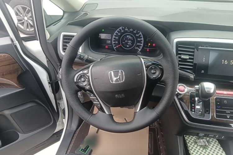 Used Honda Odyssey 2015 Updated Version 2.4L Smart Edition Steering Wheel