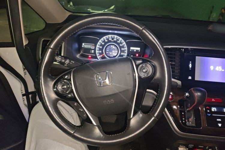 Used Honda Odyssey 2015 Updated Version 2.4L Smart Edition Steering Wheel