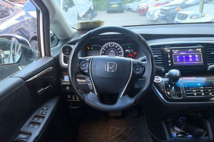 Used Honda Odyssey 2015 Updated Version 2.4L Smart Edition Steering Wheel